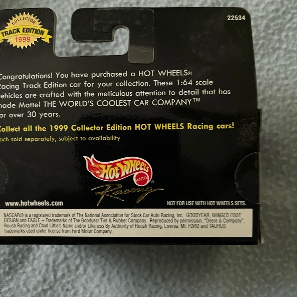 1999 NASCAR Hot Wheels Racing John Deere NASCAR Diecast Car. New! - Picture 3 of 3